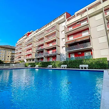 Near The With Swimming Pool Apartmán